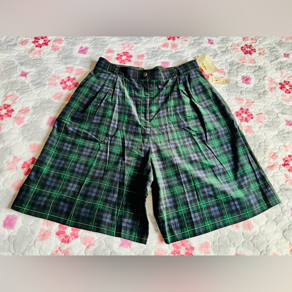 VTG NWT Susan Bristol Green and Blue Tartan Plaid Corduroy Shorts 16 Deadstock
